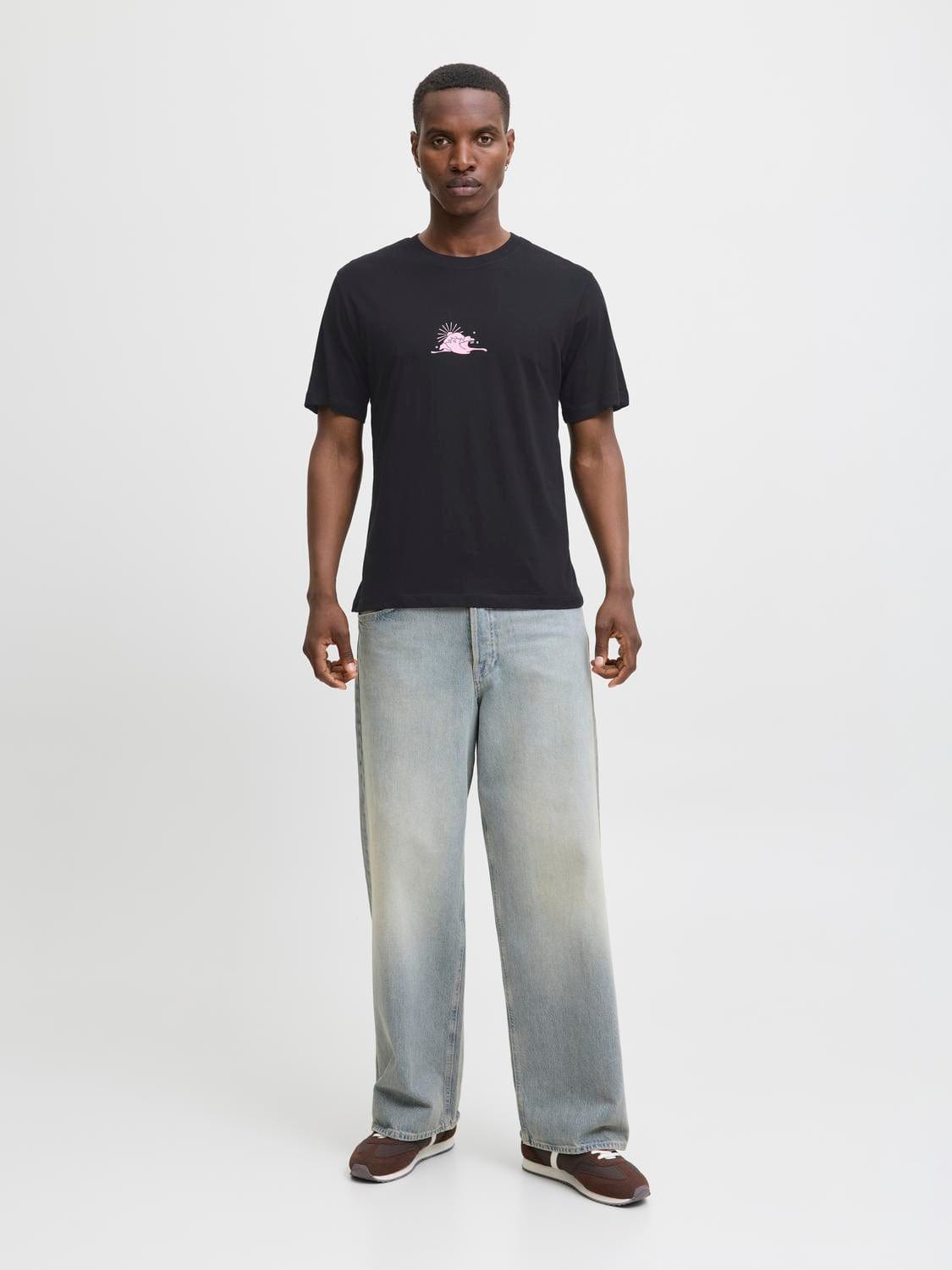 model_shot-front_full